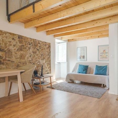 Classic Lisbon Homes: Bright & Central In Belem Esterno foto