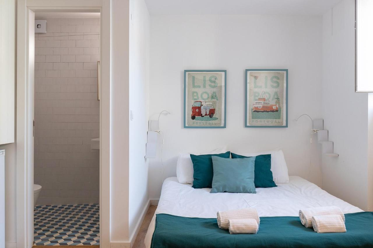 Classic Lisbon Homes: Bright & Central In Belem Esterno foto