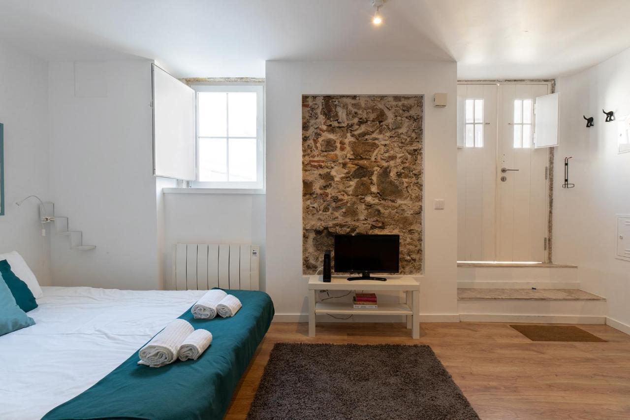 Classic Lisbon Homes: Bright & Central In Belem Esterno foto