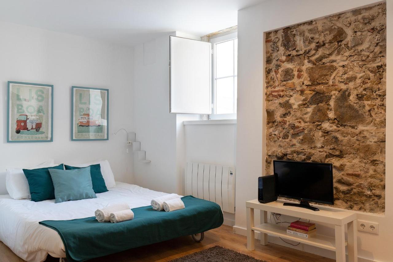 Classic Lisbon Homes: Bright & Central In Belem Esterno foto