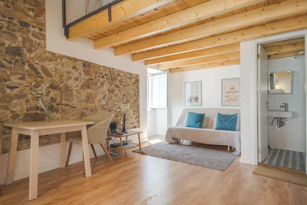 Classic Lisbon Homes: Bright & Central In Belem Esterno foto