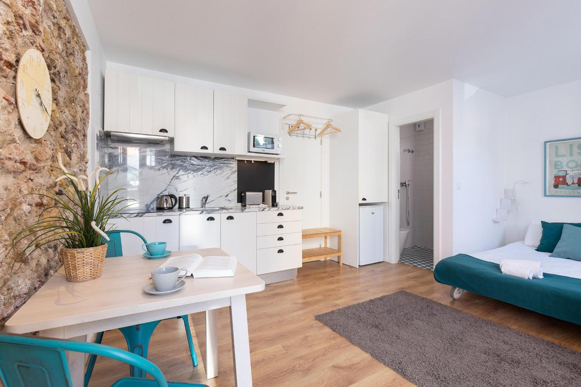 Classic Lisbon Homes: Bright & Central In Belem Esterno foto